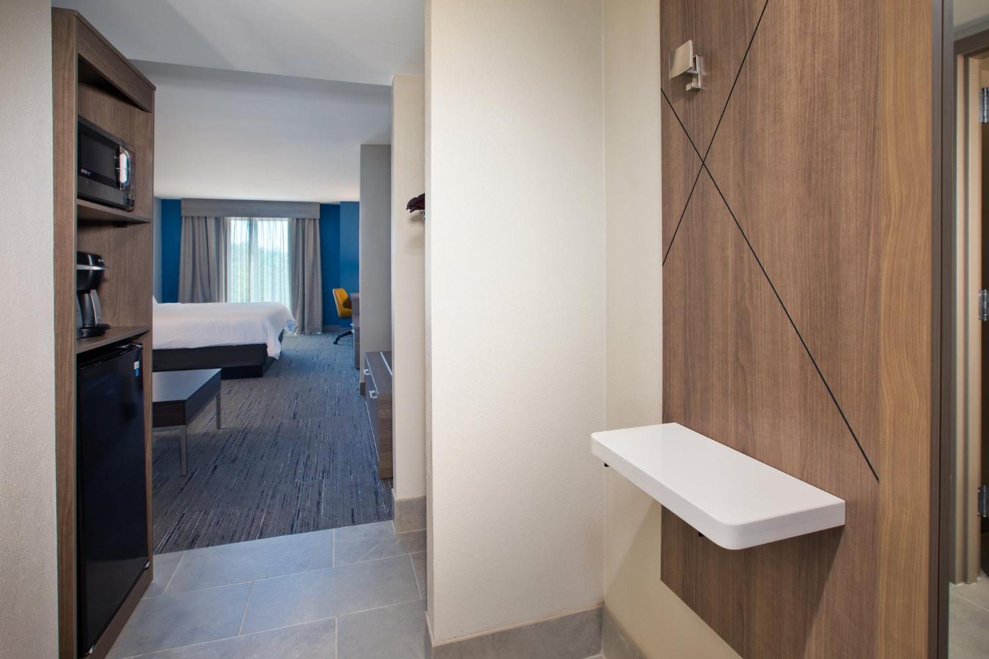 Holiday Inn Express & Suites I-26 & Us 29 At Westgate Mall By Ihg Spartanburg Dış mekan fotoğraf