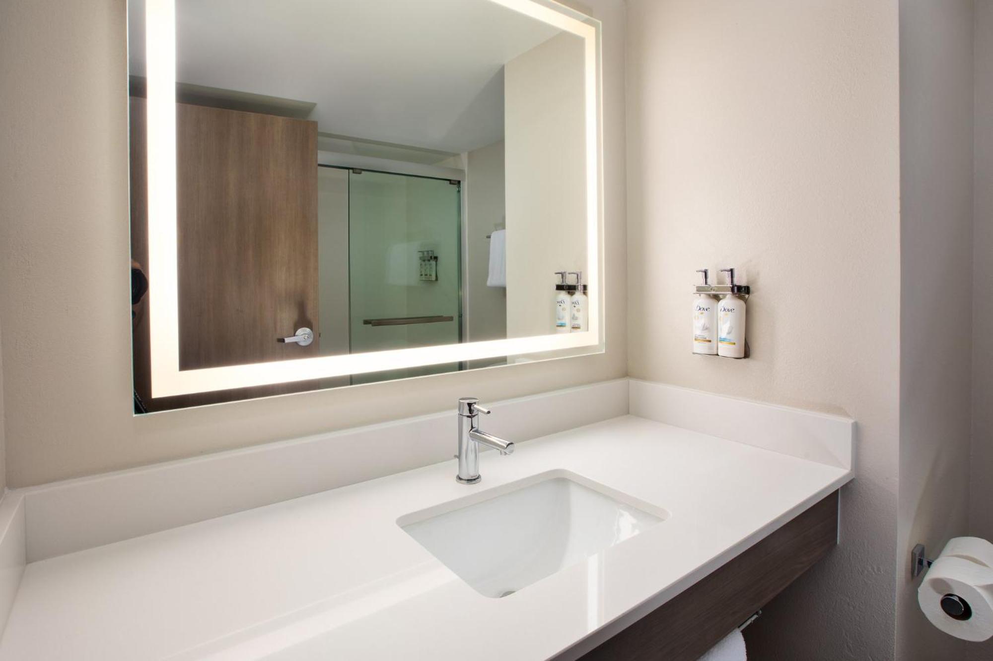 Holiday Inn Express & Suites I-26 & Us 29 At Westgate Mall By Ihg Spartanburg Dış mekan fotoğraf